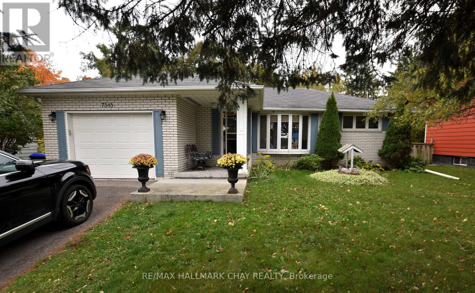 7345 Yonge Street, Innisfil, Ontario  L9S 2M6 - Photo 1 - N12486167