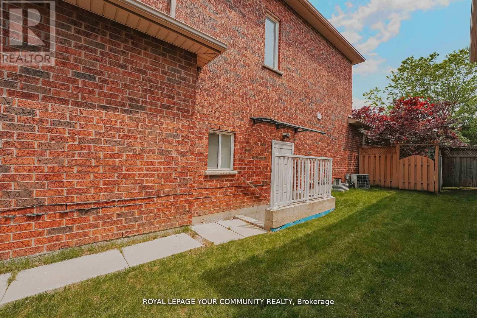 550 Greig Circle, Newmarket, Ontario  L3Y 8S6 - Photo 10 - N12486182