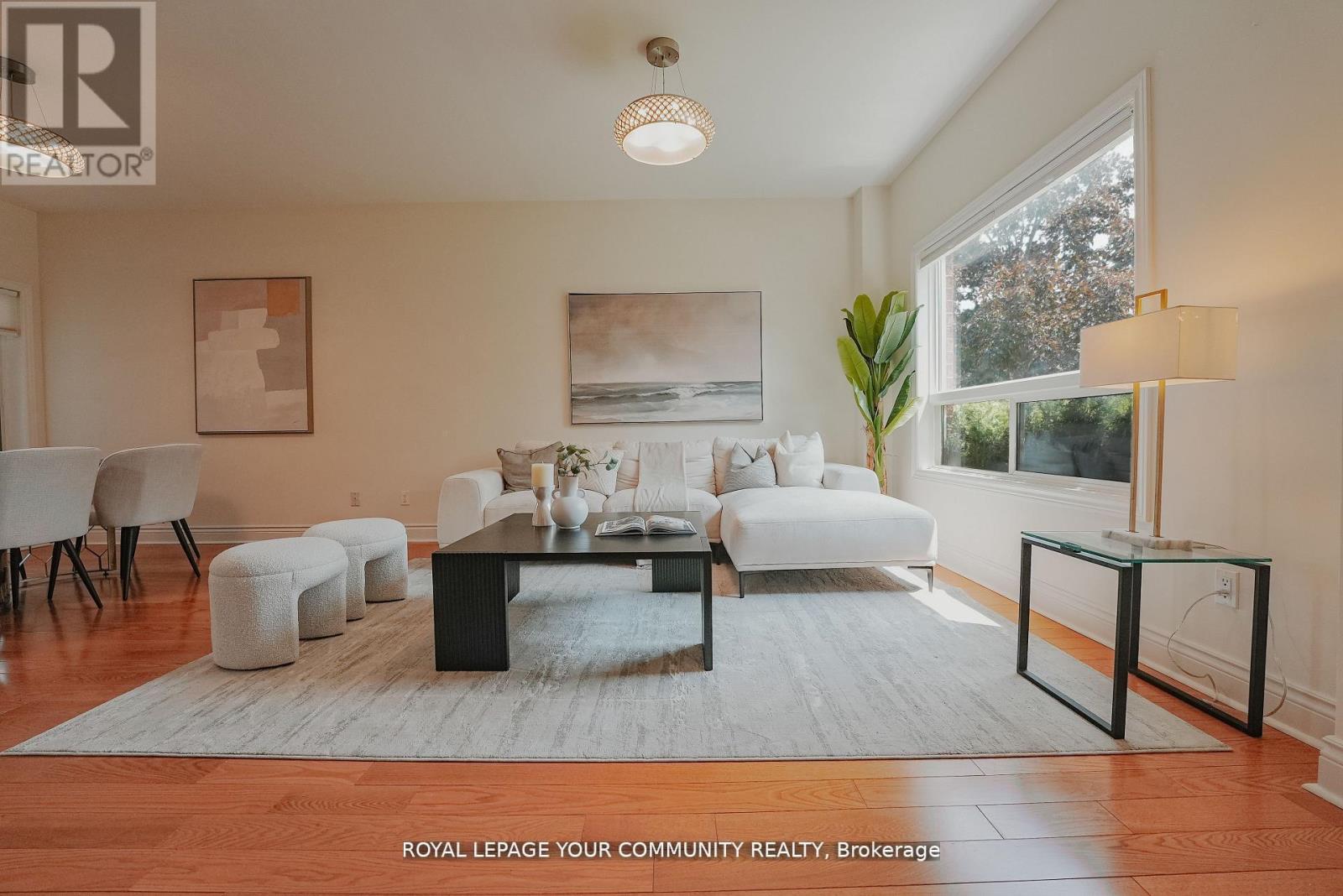 550 Greig Circle, Newmarket, Ontario  L3Y 8S6 - Photo 2 - N12486182