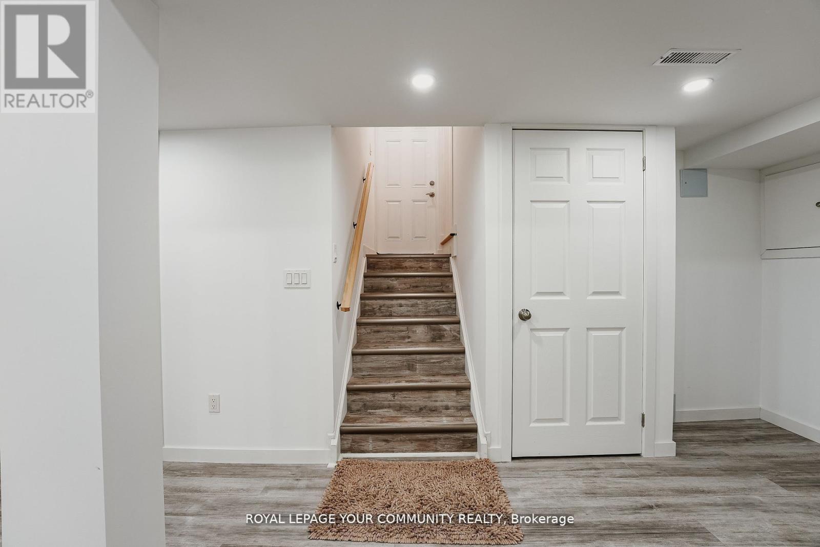 550 Greig Circle, Newmarket, Ontario  L3Y 8S6 - Photo 37 - N12486182