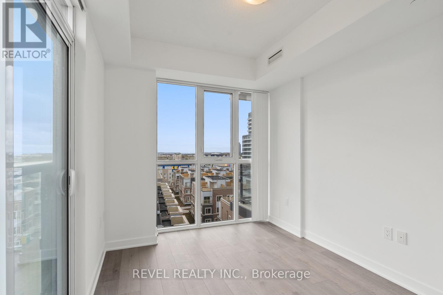 720 - 60 Honeycrisp Crescent, Vaughan, Ontario  L4K 0N5 - Photo 11 - N12486183