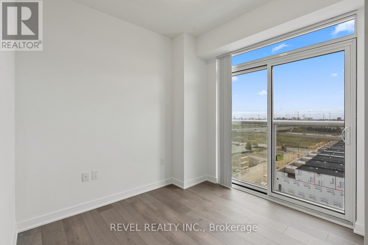 720 - 60 Honeycrisp Crescent, Vaughan, Ontario  L4K 0N5 - Photo 16 - N12486183