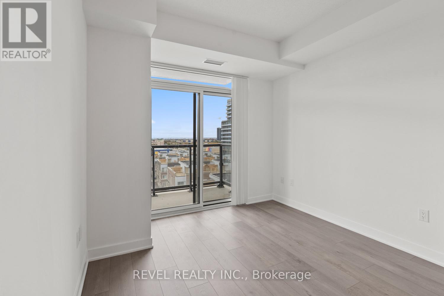 720 - 60 Honeycrisp Crescent, Vaughan, Ontario  L4K 0N5 - Photo 19 - N12486183