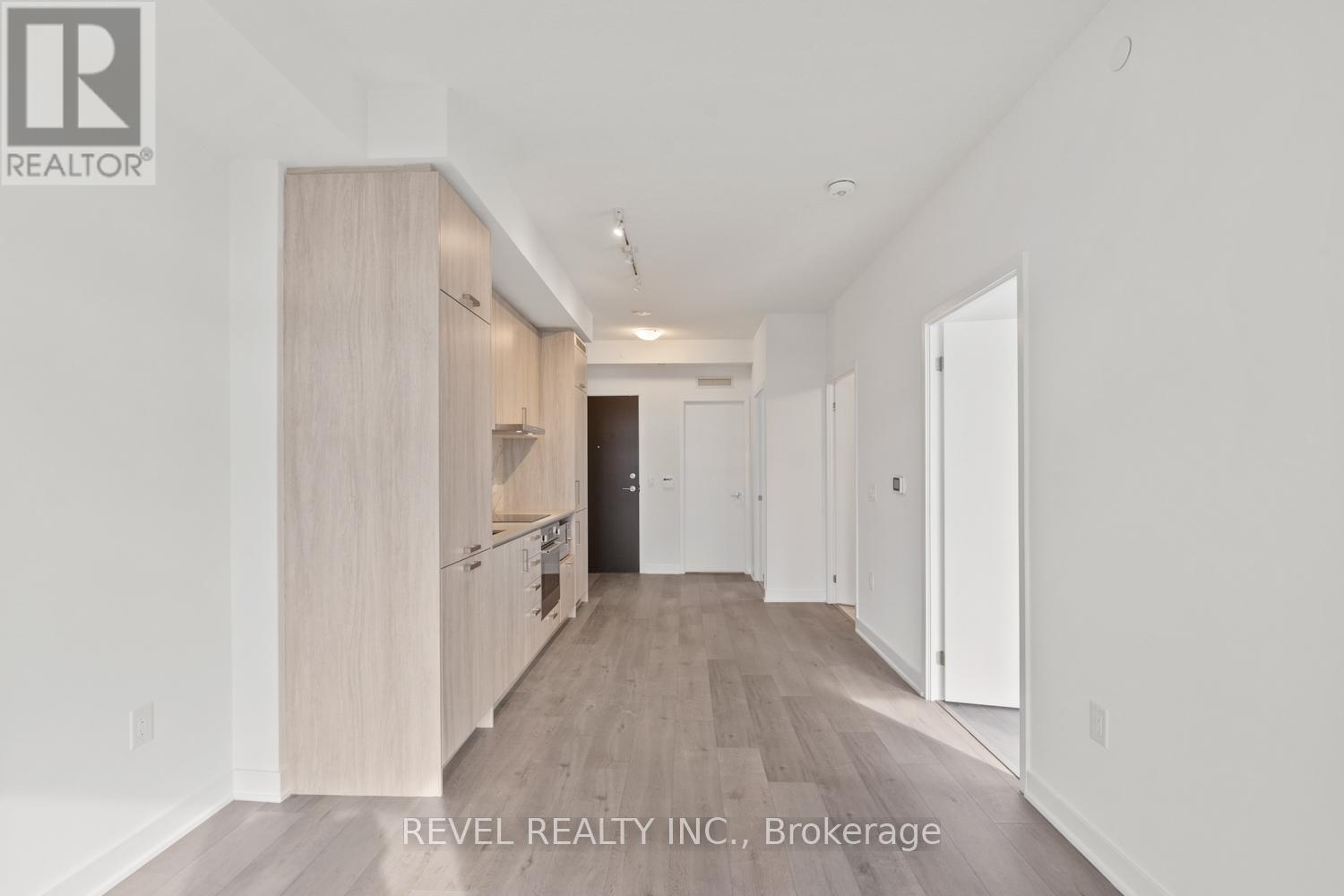 720 - 60 Honeycrisp Crescent, Vaughan, Ontario  L4K 0N5 - Photo 7 - N12486183