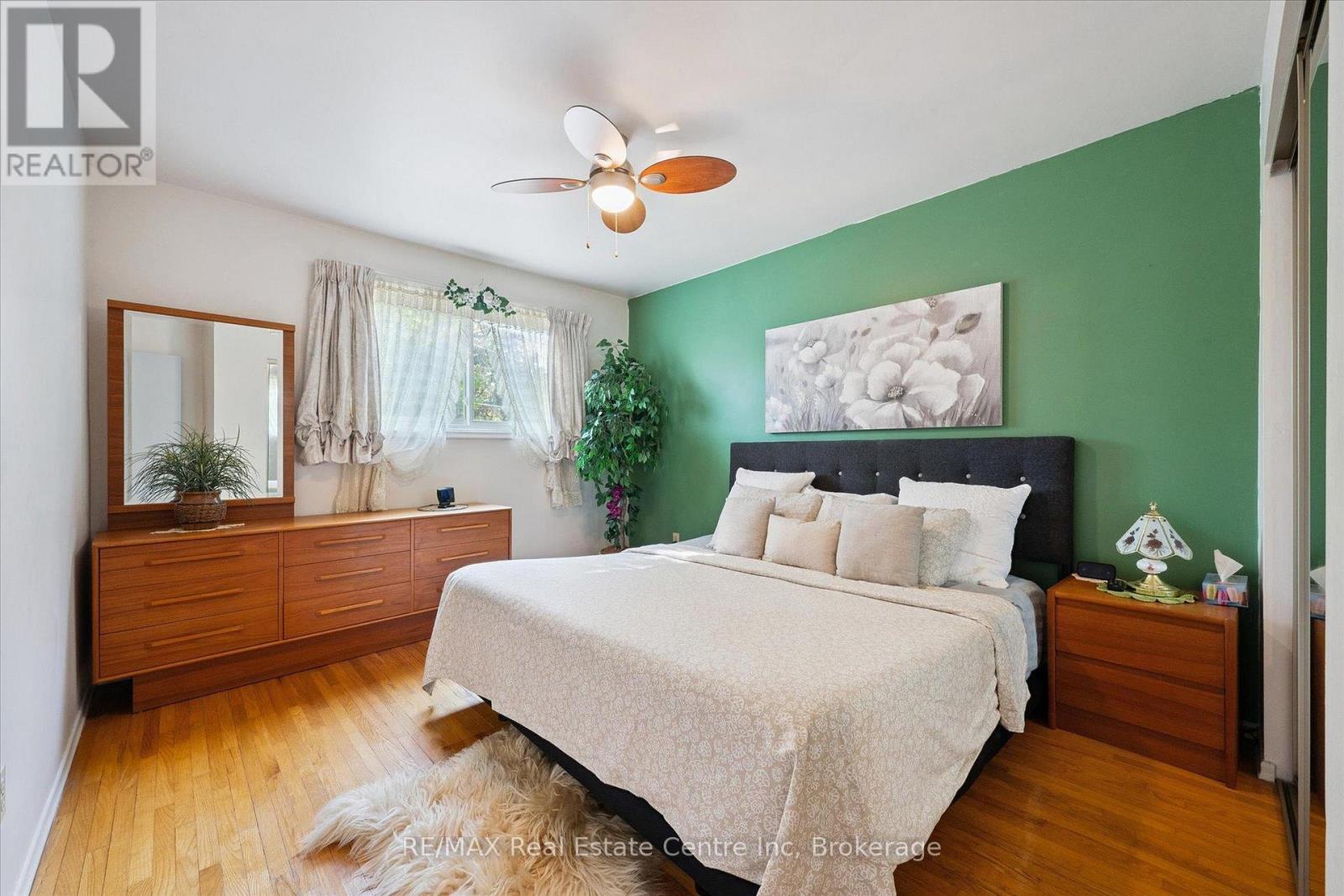 33 Hastings Boulevard, Guelph, Ontario  N1E 4G3 - Photo 7 - X12486218