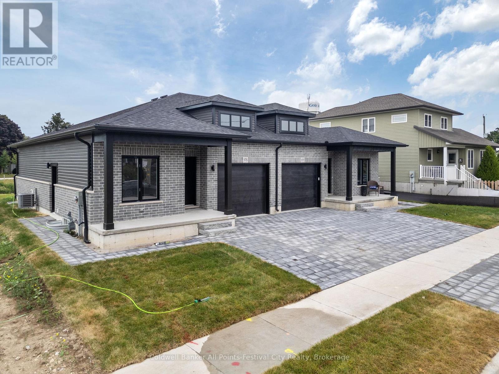 171 Elgin Avenue, Goderich, Ontario  N7A 1K7 - Photo 4 - X12486220