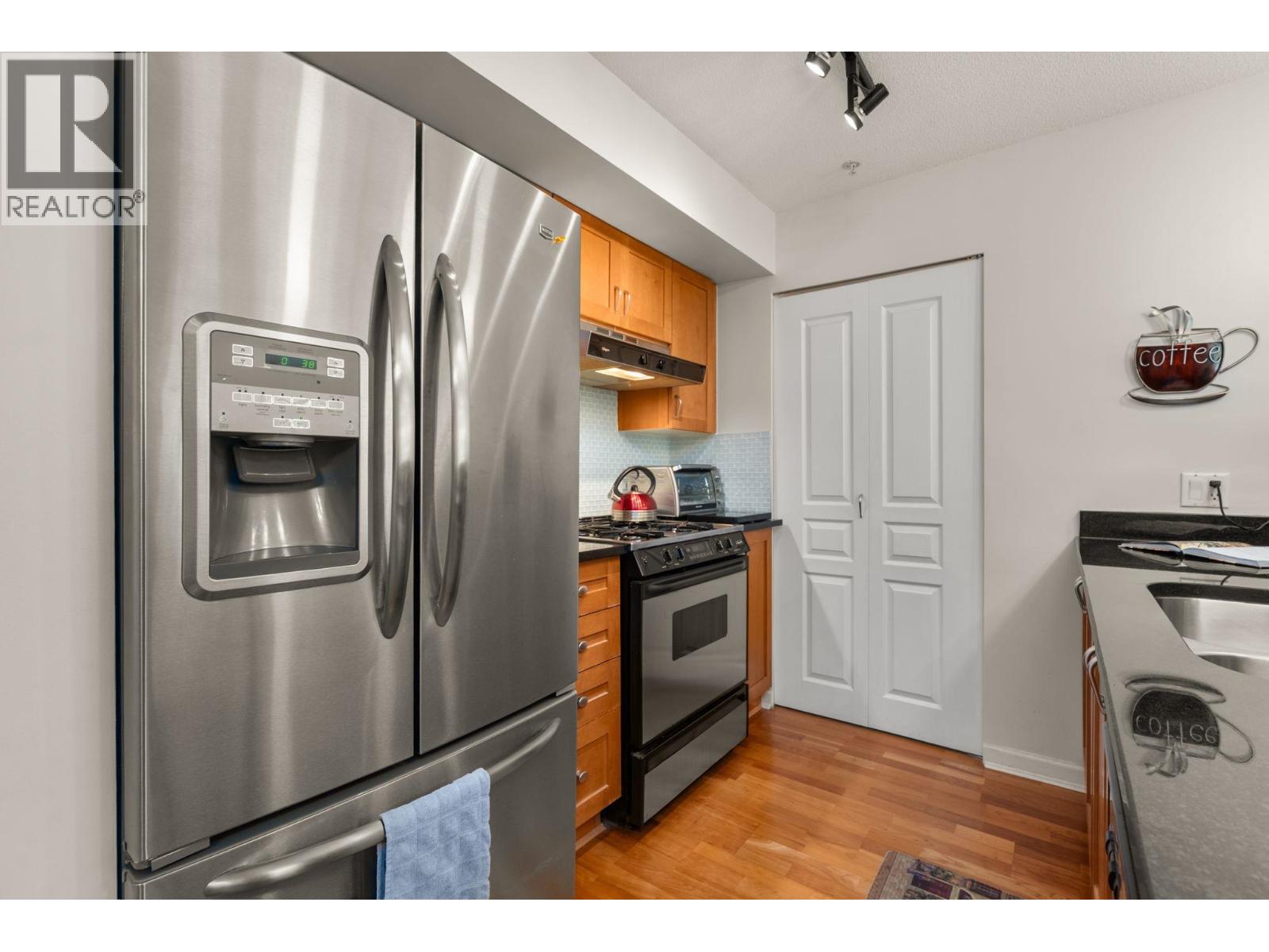 308 2161 W 12th Avenue, Vancouver, British Columbia  V6K 4S7 - Photo 14 - R3061245