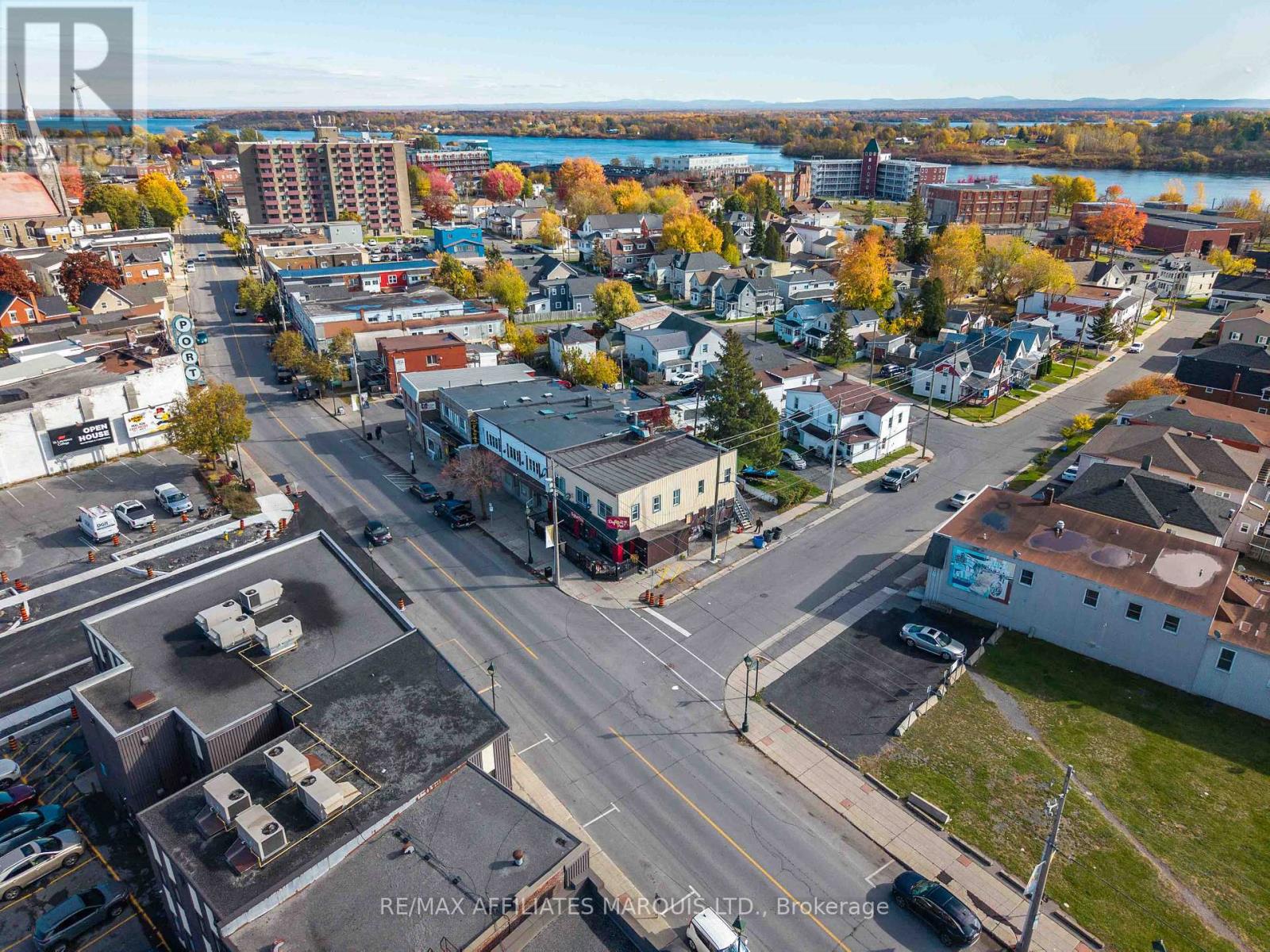 101-105 Montreal Road, Cornwall, Ontario K6H 1B2 - Photo 6 - X12486275