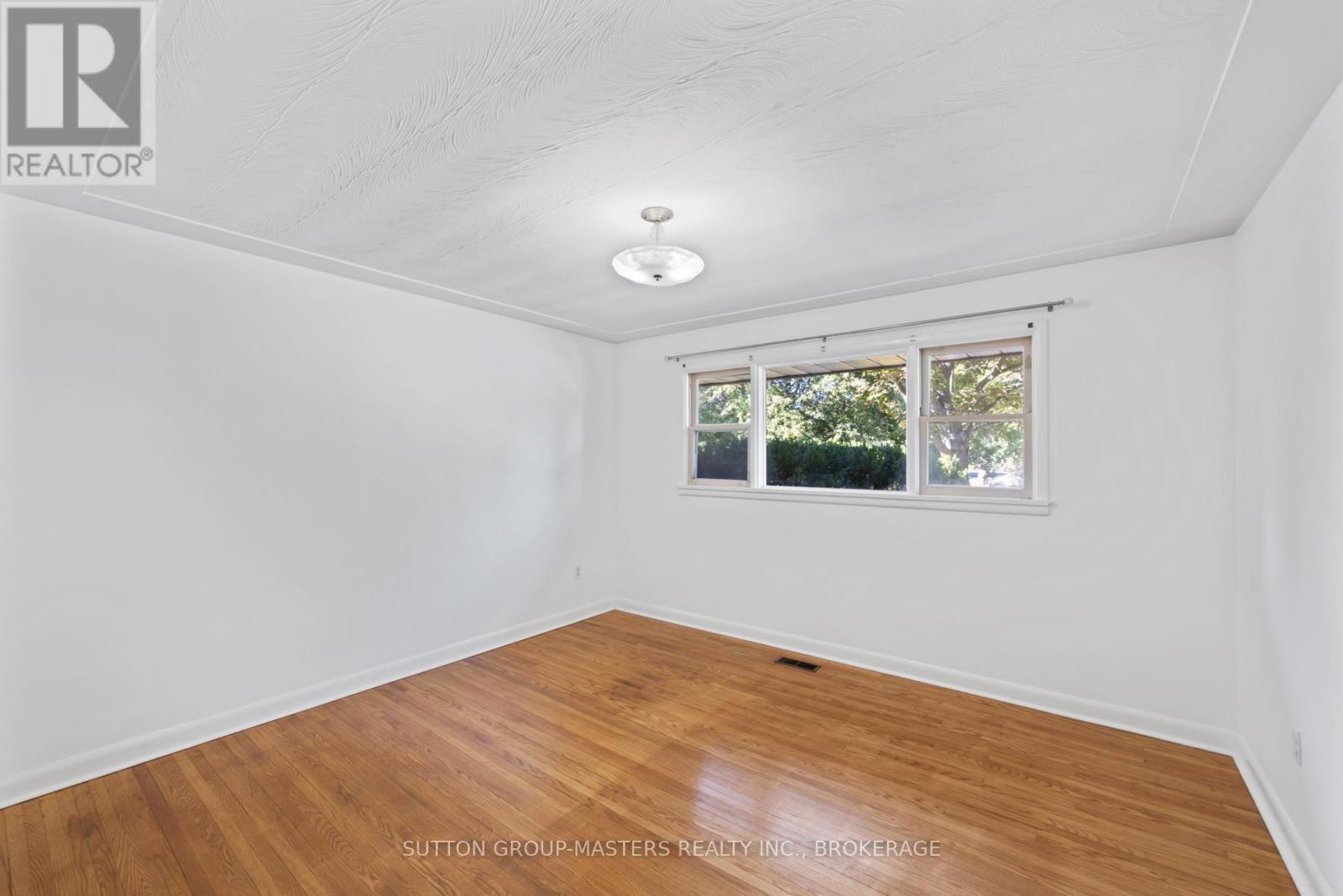 38 Watts Crescent, Kingston, Ontario  K7M 2P3 - Photo 22 - X12460099