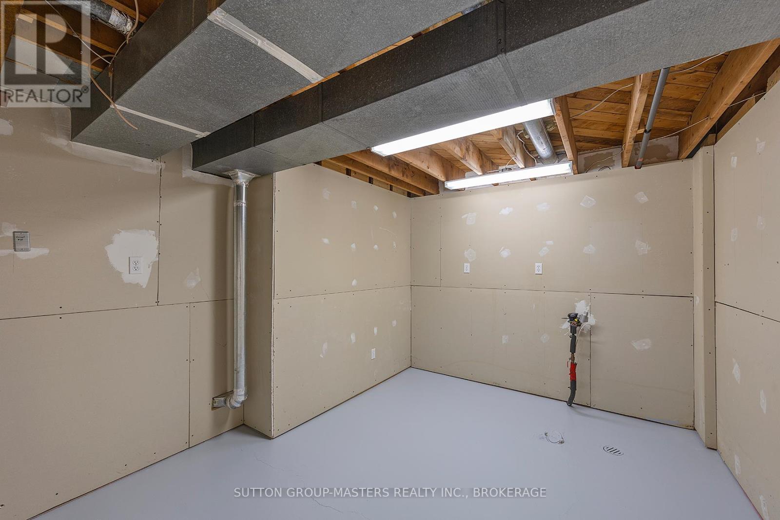 38 Watts Crescent, Kingston, Ontario  K7M 2P3 - Photo 36 - X12460099