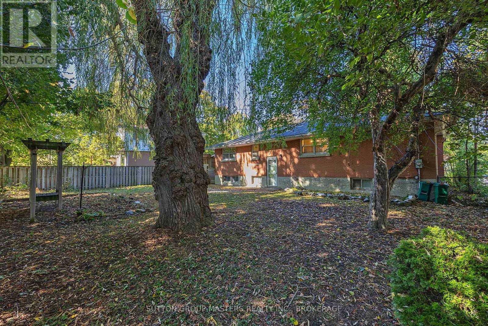 38 Watts Crescent, Kingston, Ontario  K7M 2P3 - Photo 7 - X12460099