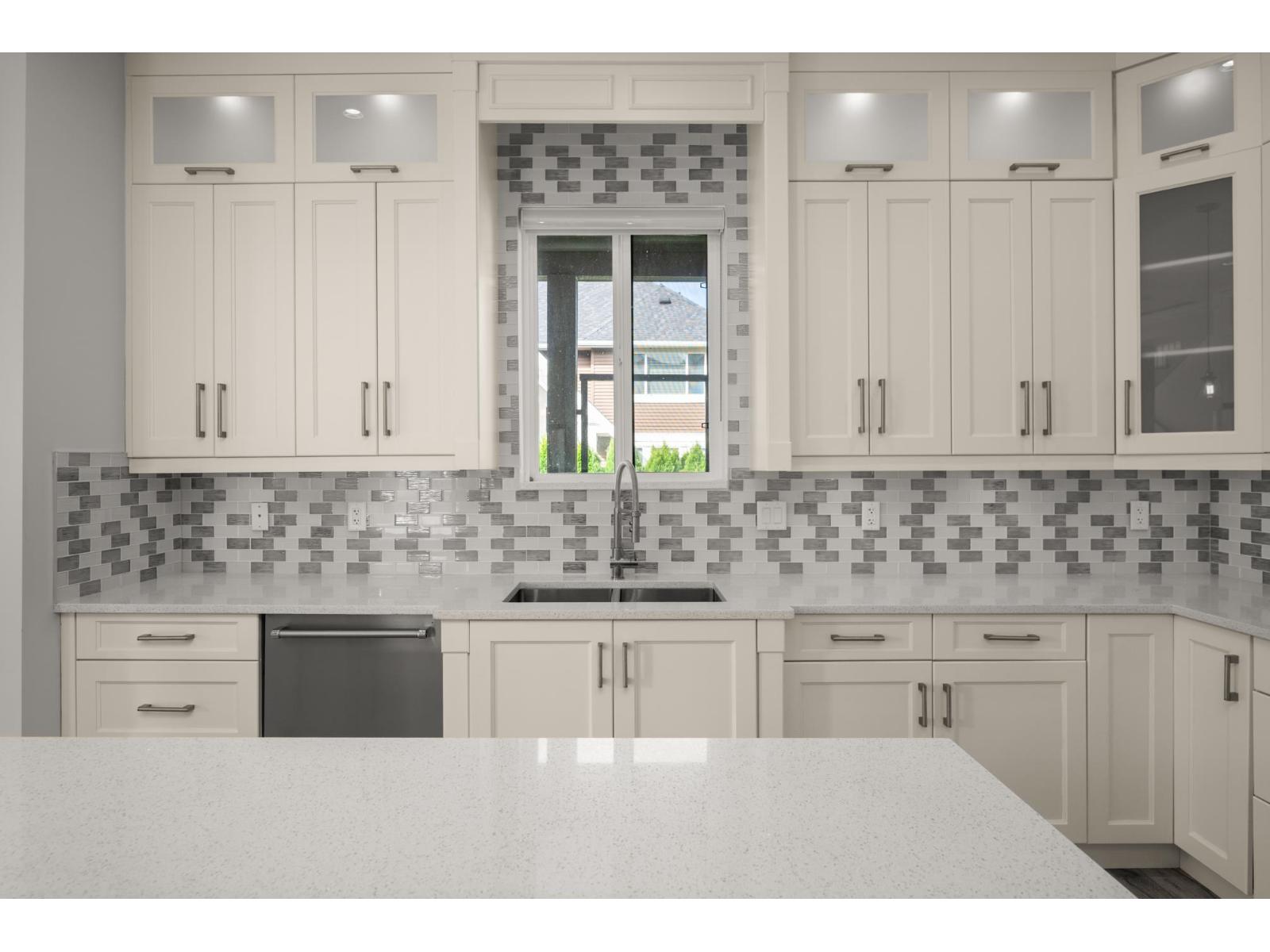 8379 Mctaggart Street, Mission, British Columbia  V2V 0G3 - Photo 13 - R3062572