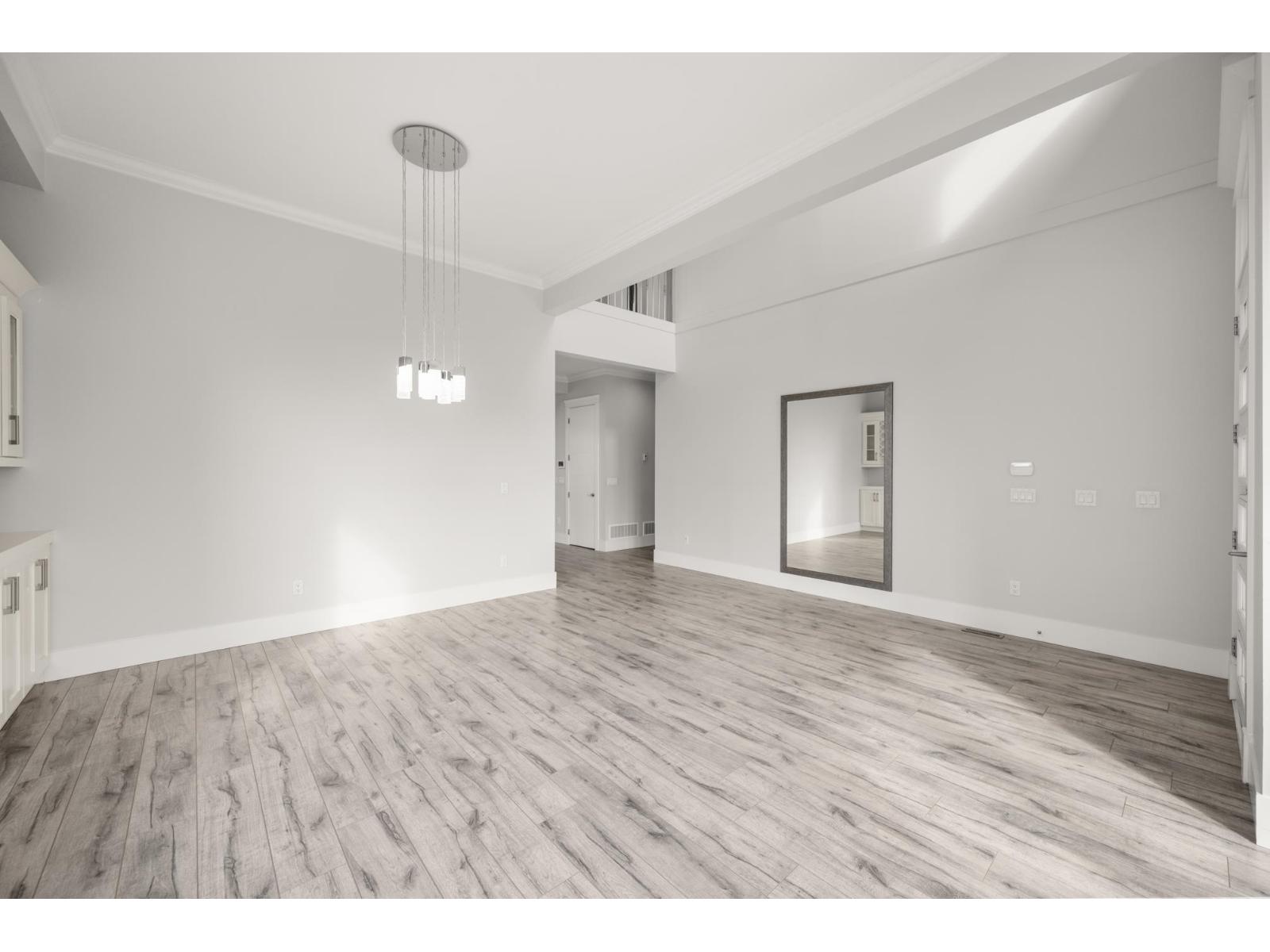 8379 Mctaggart Street, Mission, British Columbia  V2V 0G3 - Photo 5 - R3062572