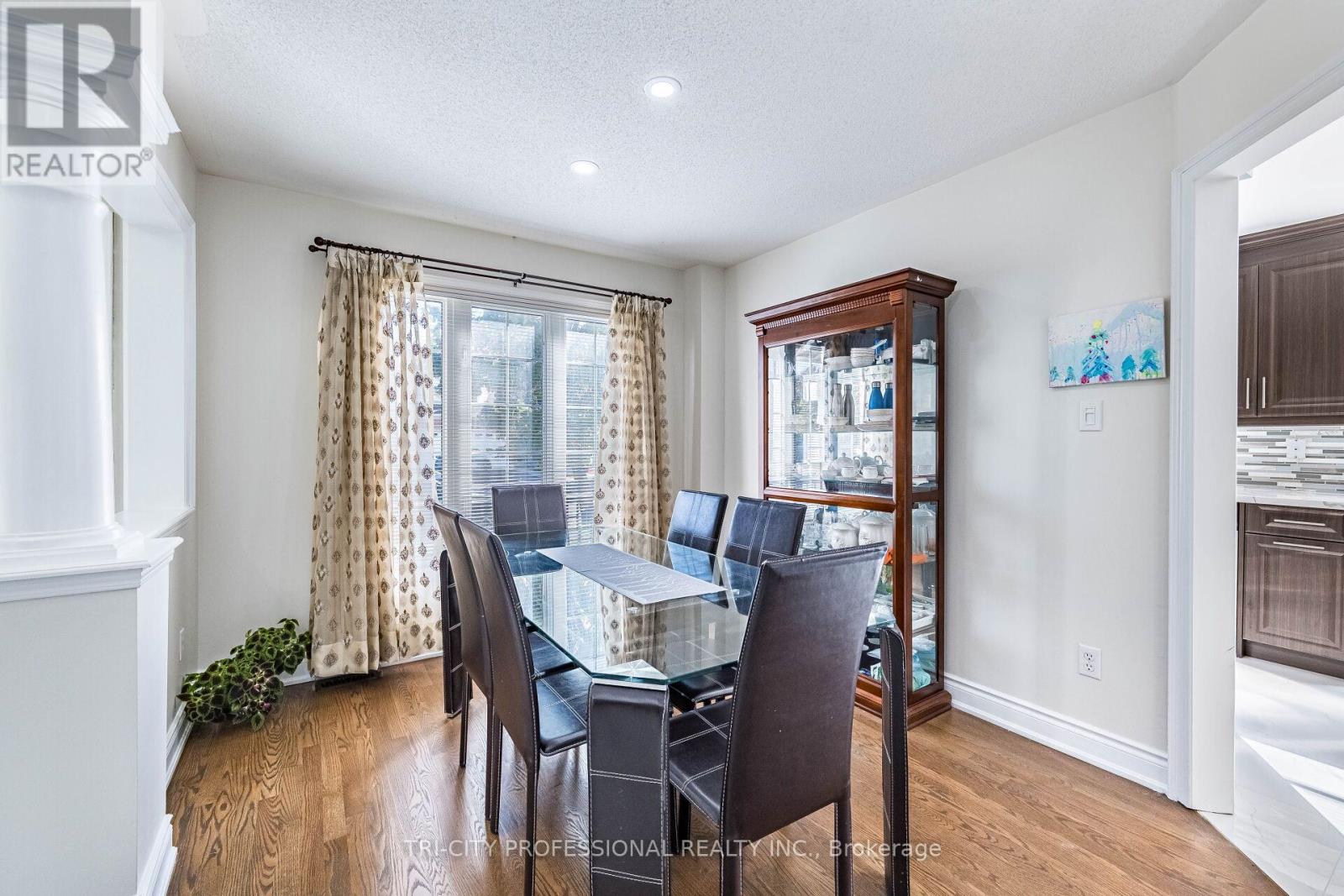 101 Williamson Drive, Brampton, Ontario  L7A 3T8 - Photo 11 - W12486122