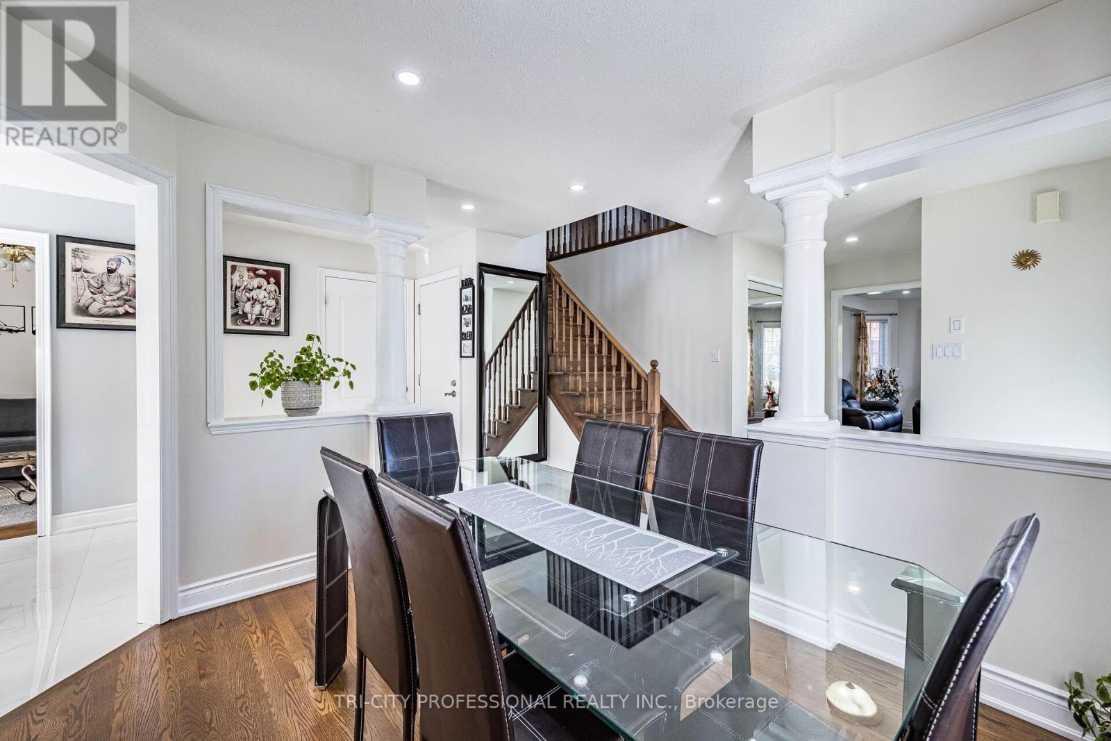 101 Williamson Drive, Brampton, Ontario  L7A 3T8 - Photo 12 - W12486122