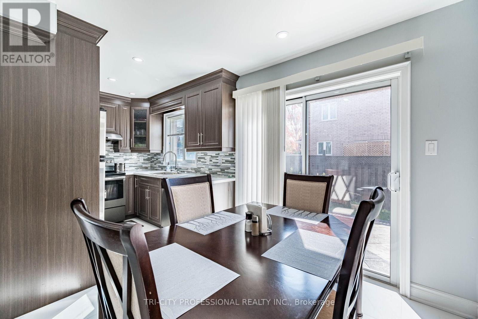 101 Williamson Drive, Brampton, Ontario  L7A 3T8 - Photo 14 - W12486122