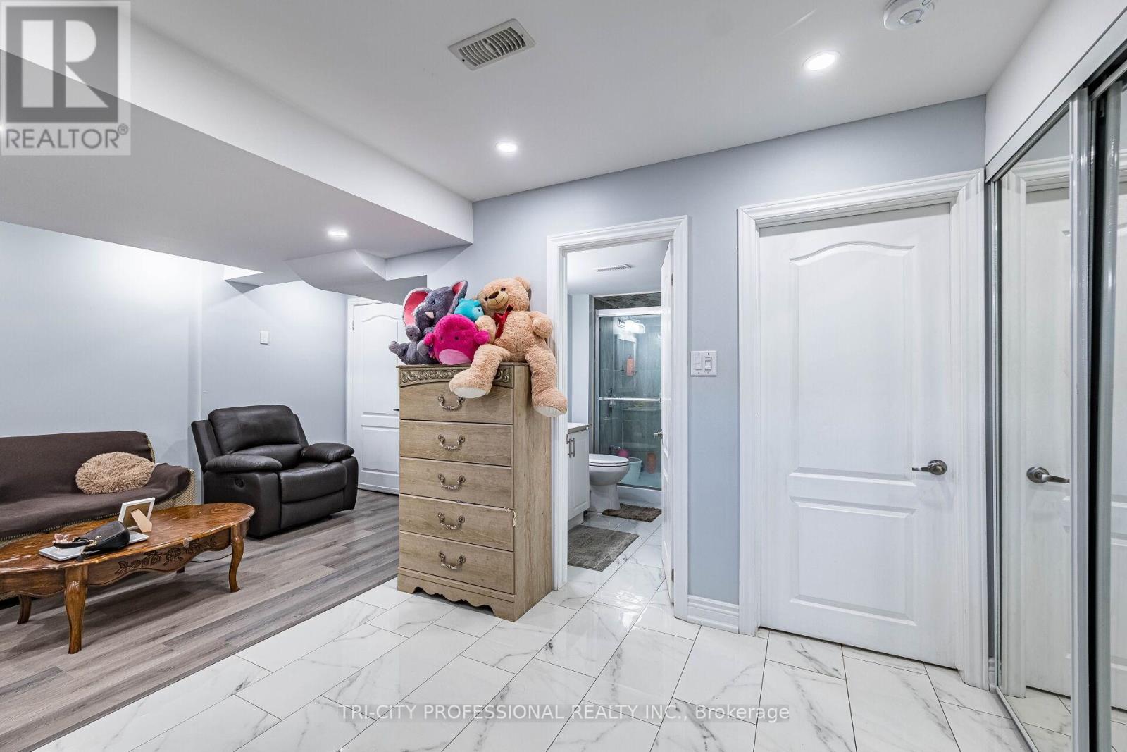 101 Williamson Drive, Brampton, Ontario  L7A 3T8 - Photo 44 - W12486122