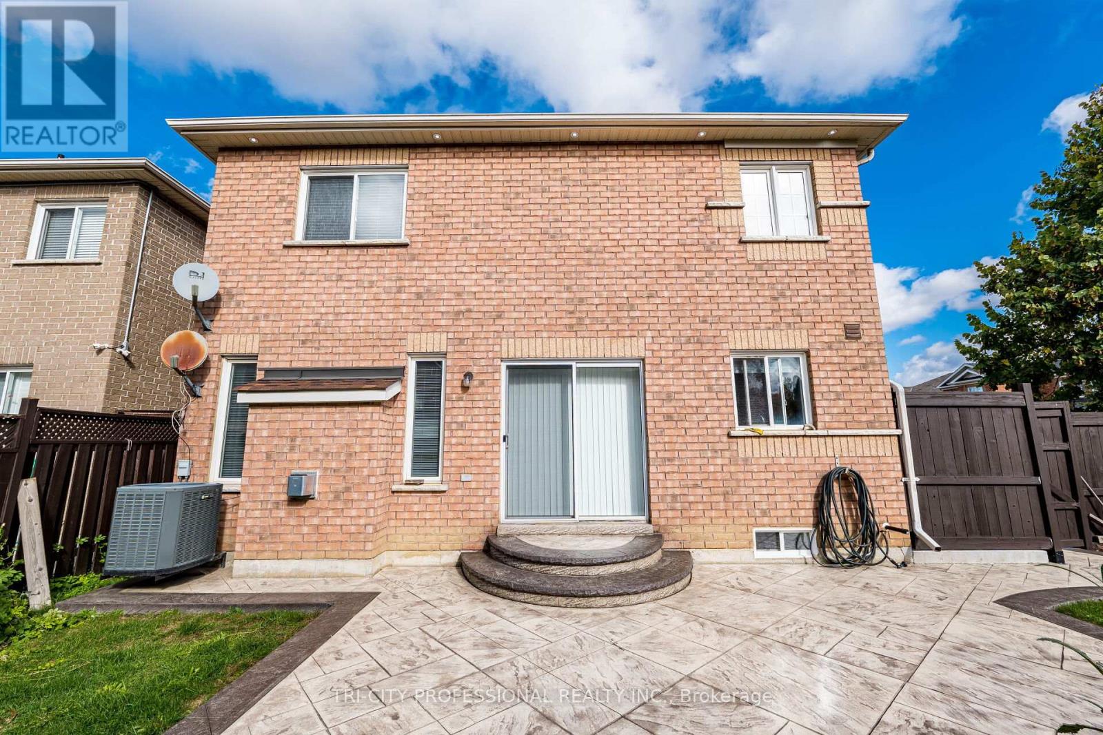 101 Williamson Drive, Brampton, Ontario  L7A 3T8 - Photo 50 - W12486122