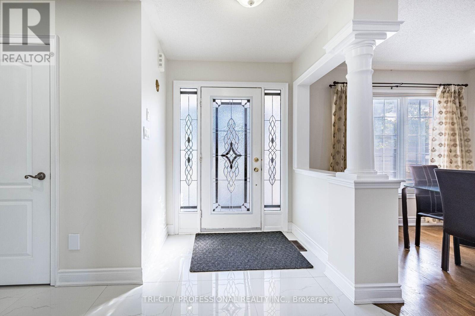 101 Williamson Drive, Brampton, Ontario  L7A 3T8 - Photo 8 - W12486122