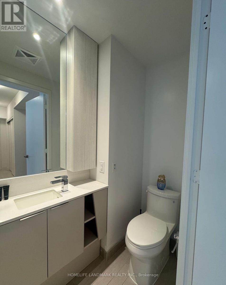 5401 - 3900 Confederation Parkway, Mississauga, Ontario  L5B 0M3 - Photo 11 - W12486124