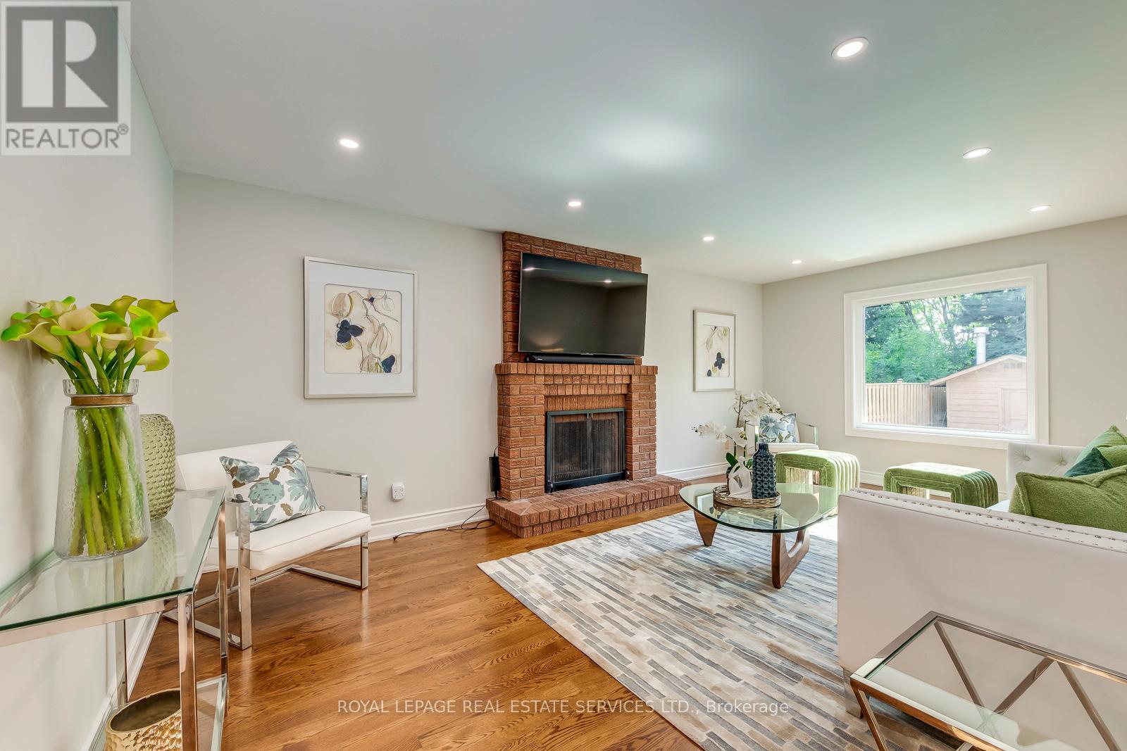 1366 Fieldcrest Lane, Oakville, Ontario  L6M 2W8 - Photo 12 - W12486129