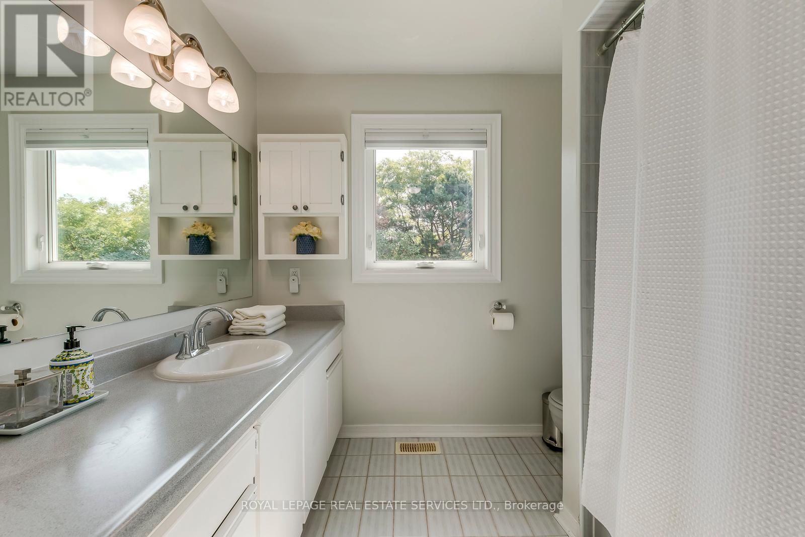 1366 Fieldcrest Lane, Oakville, Ontario  L6M 2W8 - Photo 28 - W12486129