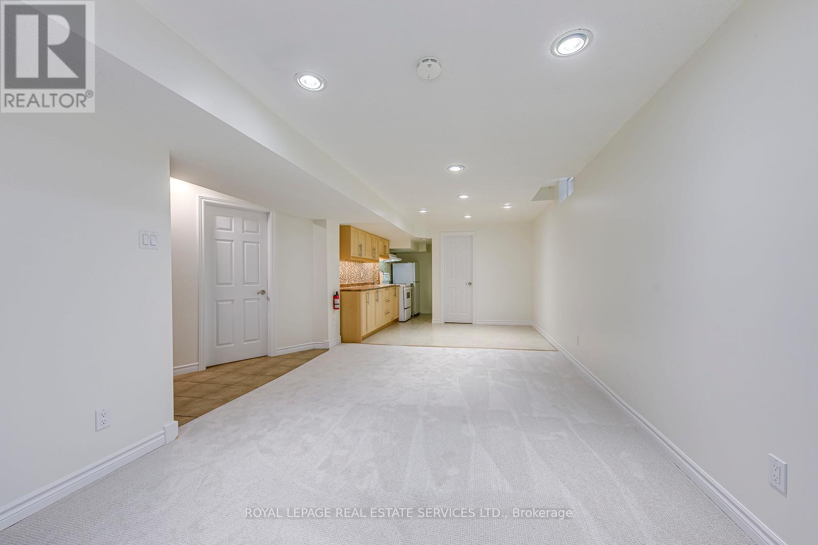 1366 Fieldcrest Lane, Oakville, Ontario  L6M 2W8 - Photo 37 - W12486129