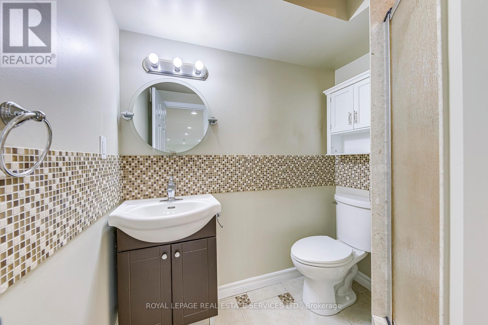 1366 Fieldcrest Lane, Oakville, Ontario  L6M 2W8 - Photo 39 - W12486129