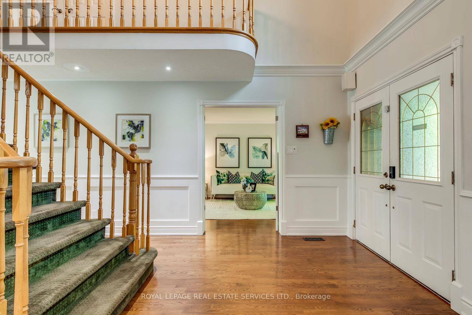 1366 Fieldcrest Lane, Oakville, Ontario  L6M 2W8 - Photo 6 - W12486129