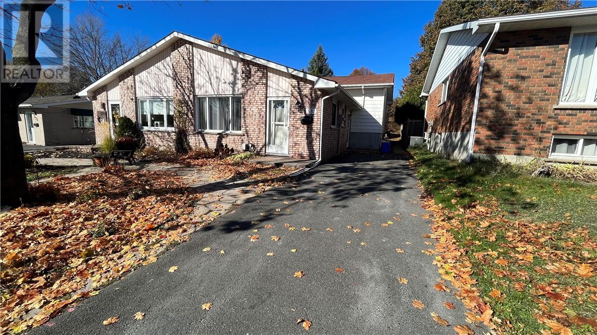 581 Summerhill, Sudbury, Ontario P3A 4T3 - Photo 1 - 2125033