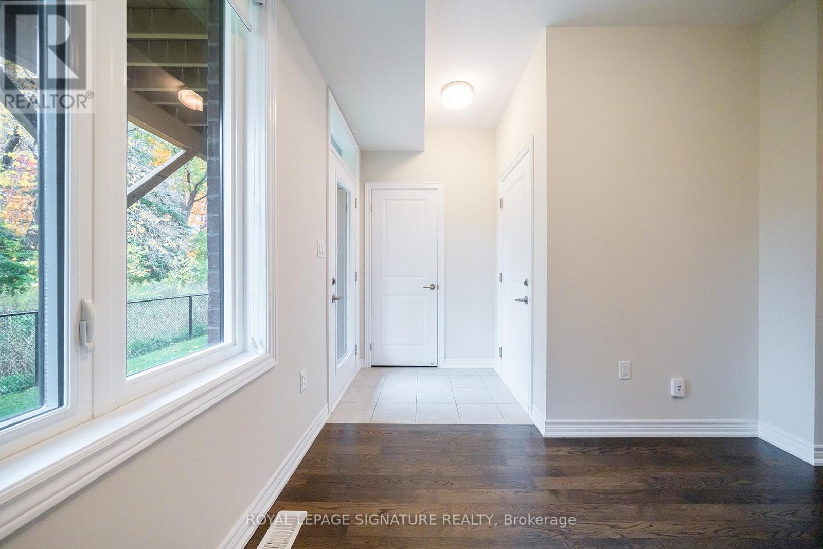 13 Folcroft Street, Brampton, Ontario  L6Y 0B6 - Photo 4 - W12486150