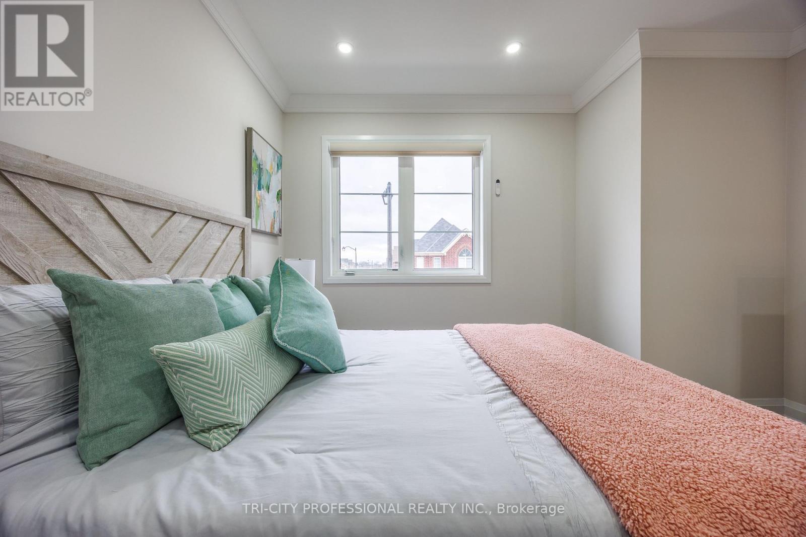 67 Eberly Woods Drive, Caledon, Ontario  L7C 4J3 - Photo 32 - W12486161