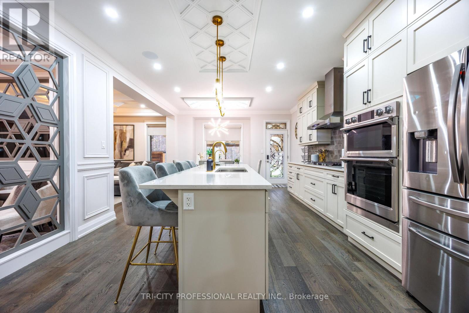 67 Eberly Woods Drive, Caledon, Ontario  L7C 4J3 - Photo 4 - W12486161