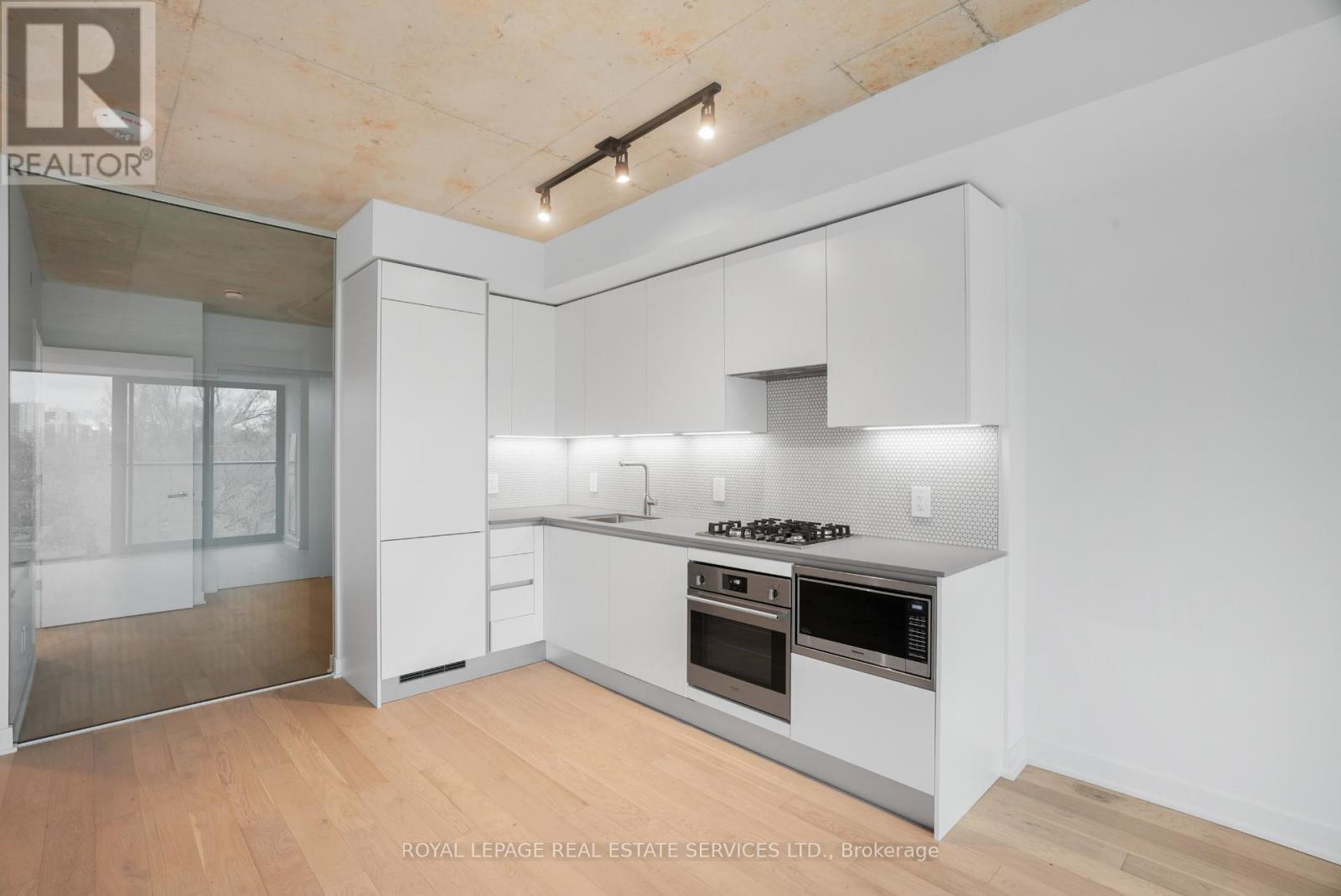 302 - 2720 Dundas Street W, Toronto, Ontario  M6P 1Y2 - Photo 11 - W12486164