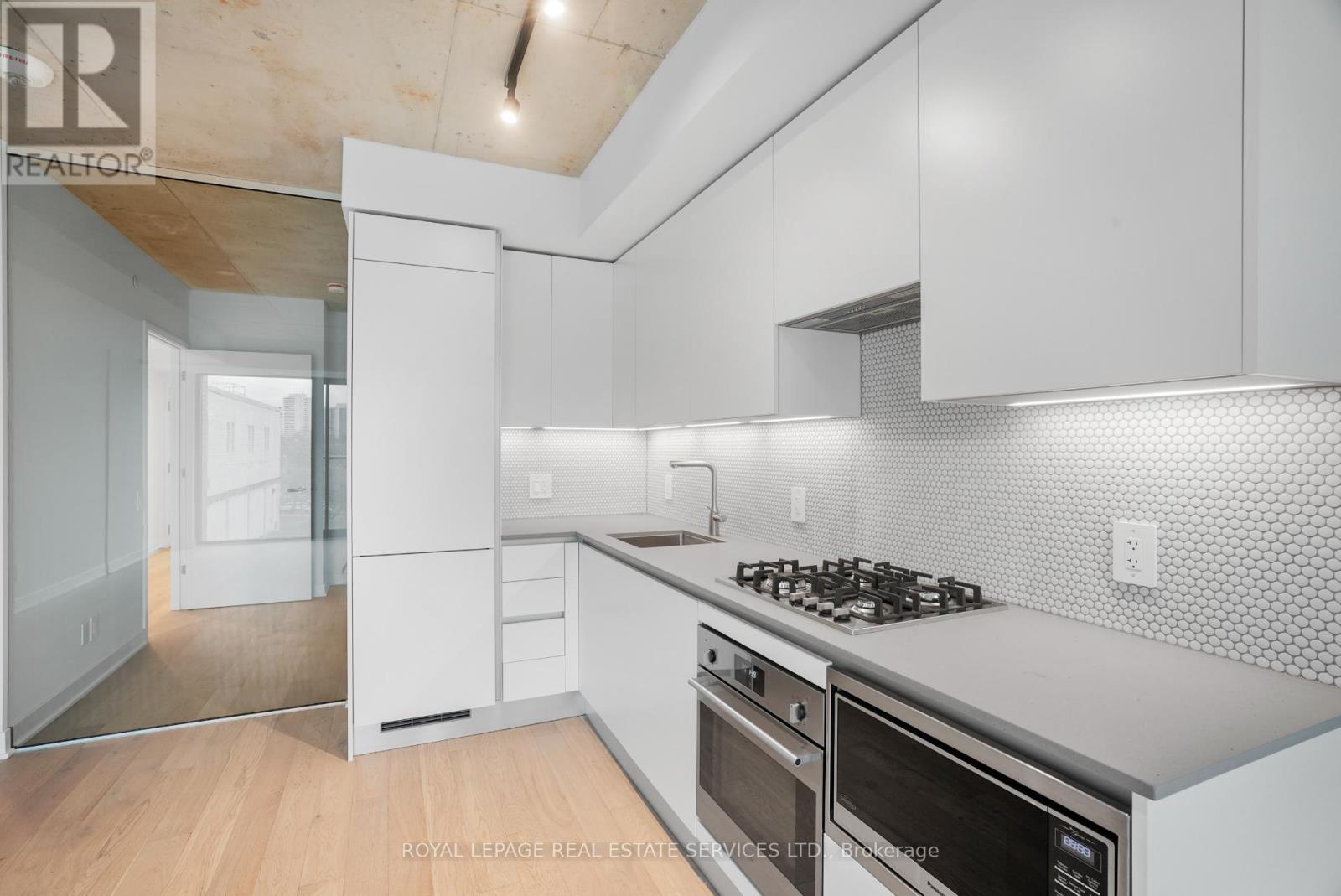 302 - 2720 Dundas Street W, Toronto, Ontario  M6P 1Y2 - Photo 16 - W12486164