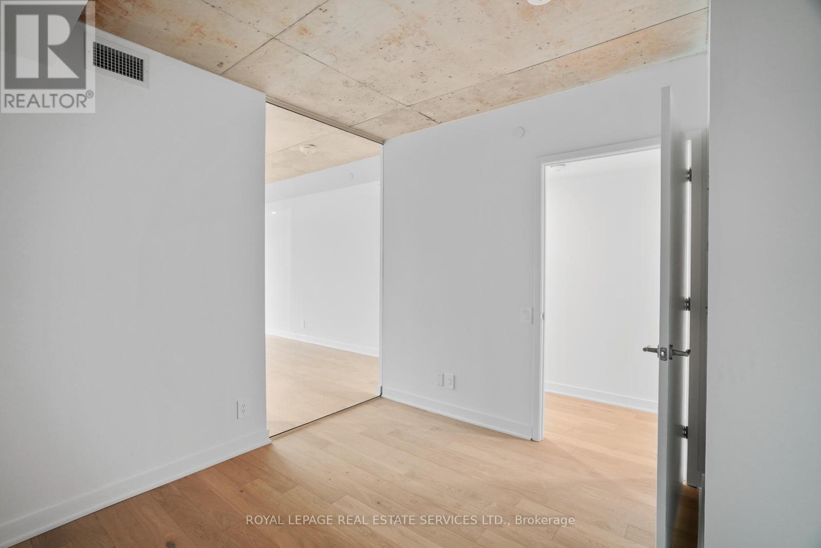 302 - 2720 Dundas Street W, Toronto, Ontario  M6P 1Y2 - Photo 19 - W12486164