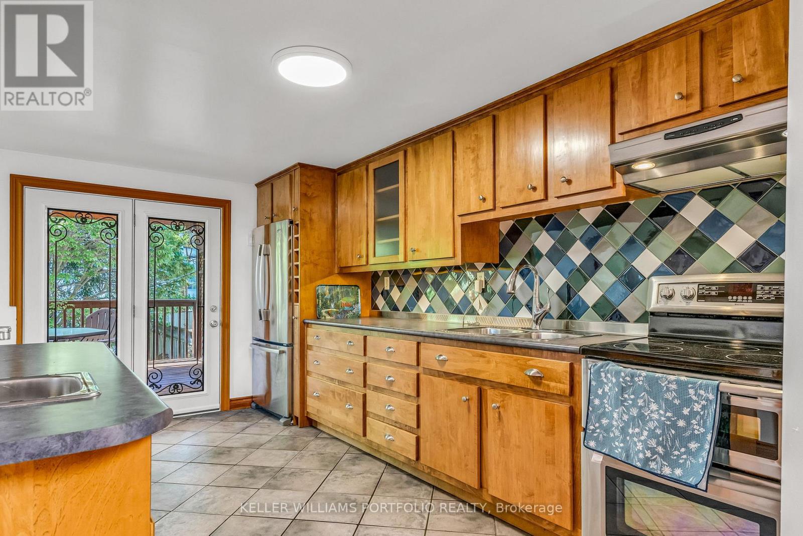 42 Forty First St Street, Toronto, Ontario  M8W 3N6 - Photo 17 - W12486177