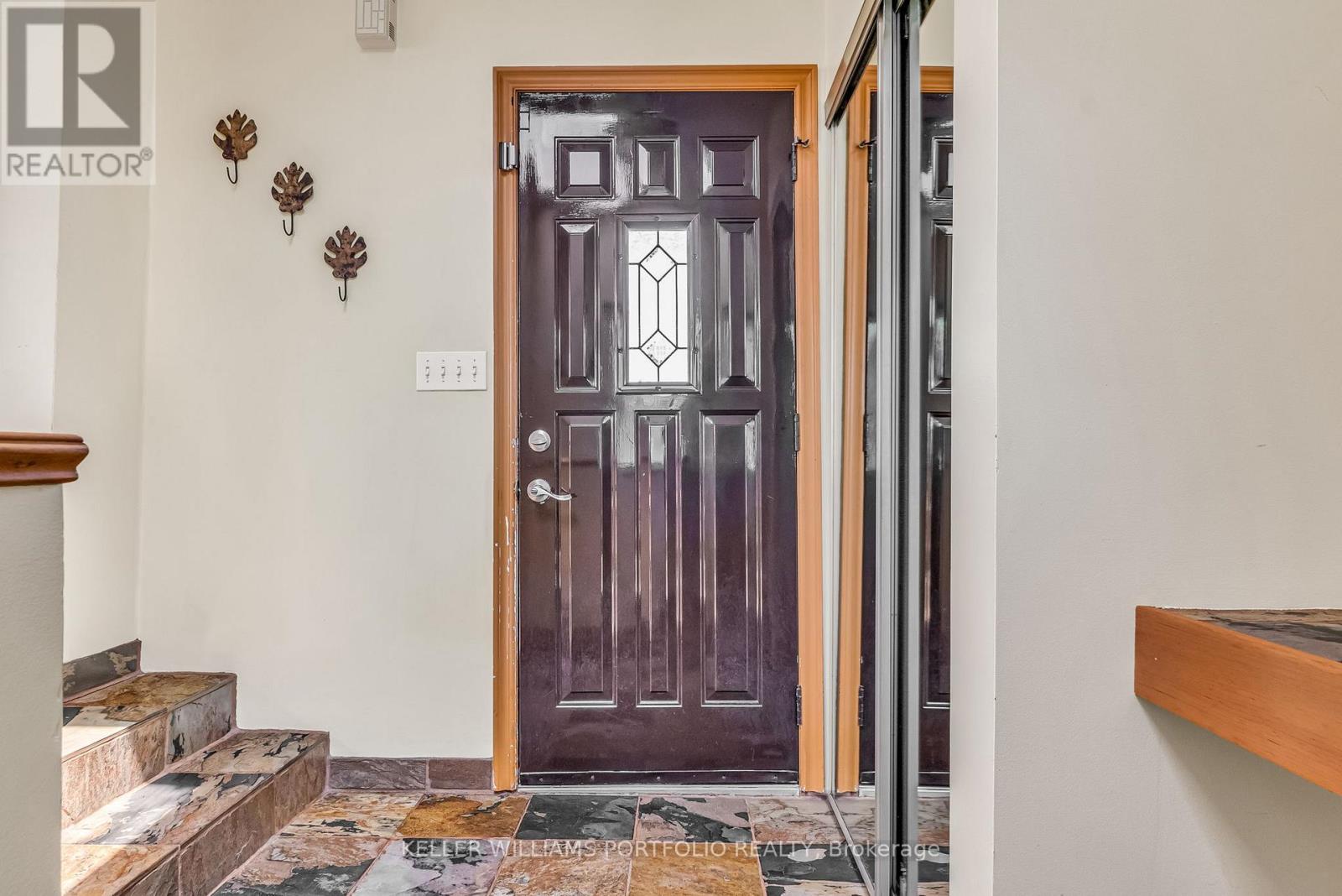 42 Forty First St Street, Toronto, Ontario  M8W 3N6 - Photo 5 - W12486177