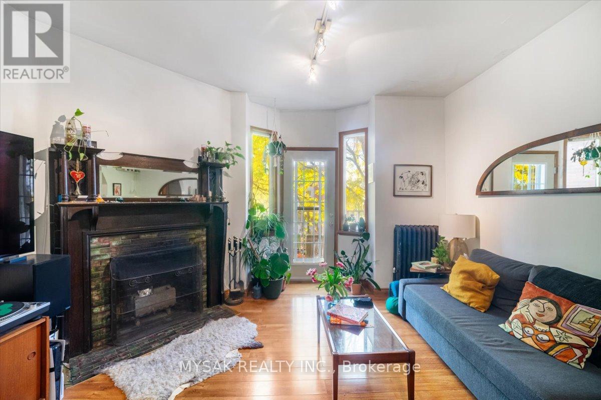 137 Annette Street, Toronto, Ontario  M6P 1N9 - Photo 14 - W12486184