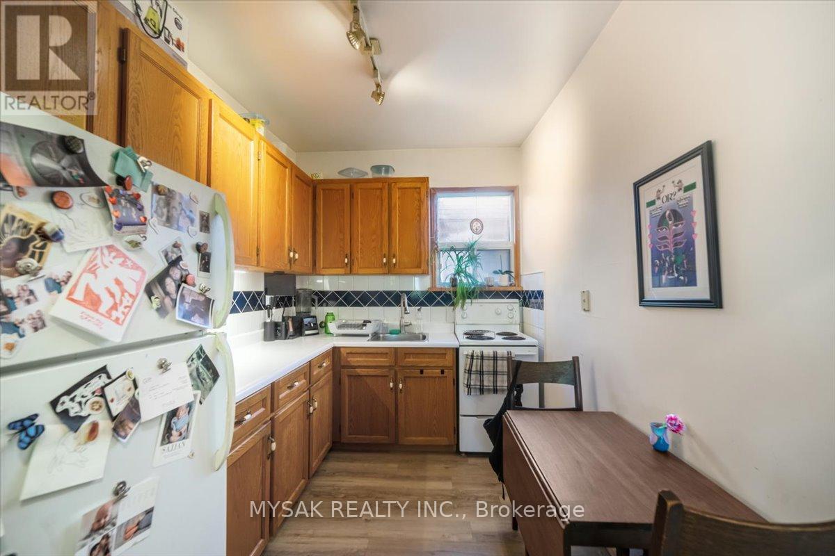 137 Annette Street, Toronto, Ontario  M6P 1N9 - Photo 21 - W12486184