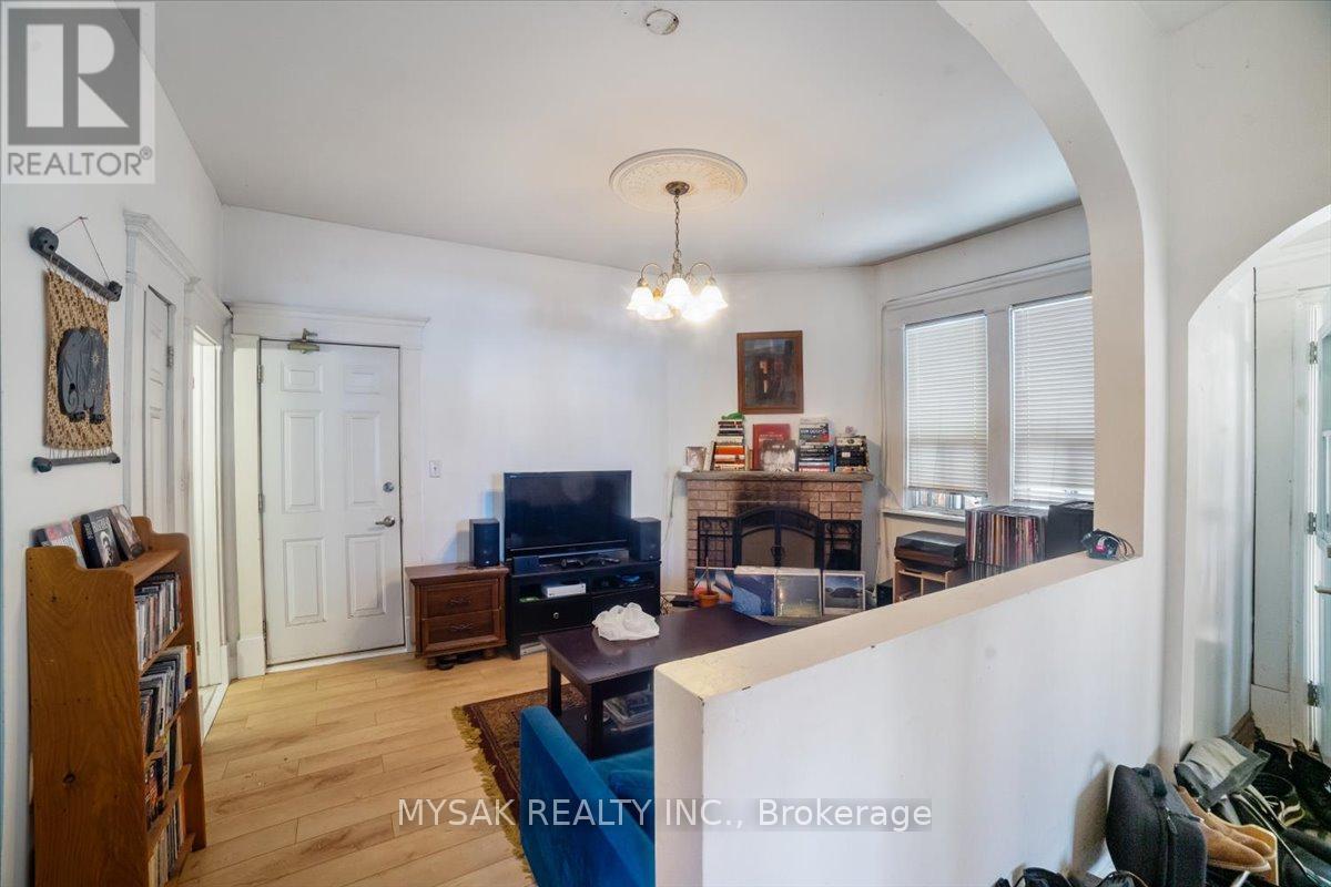 137 Annette Street, Toronto, Ontario  M6P 1N9 - Photo 24 - W12486184