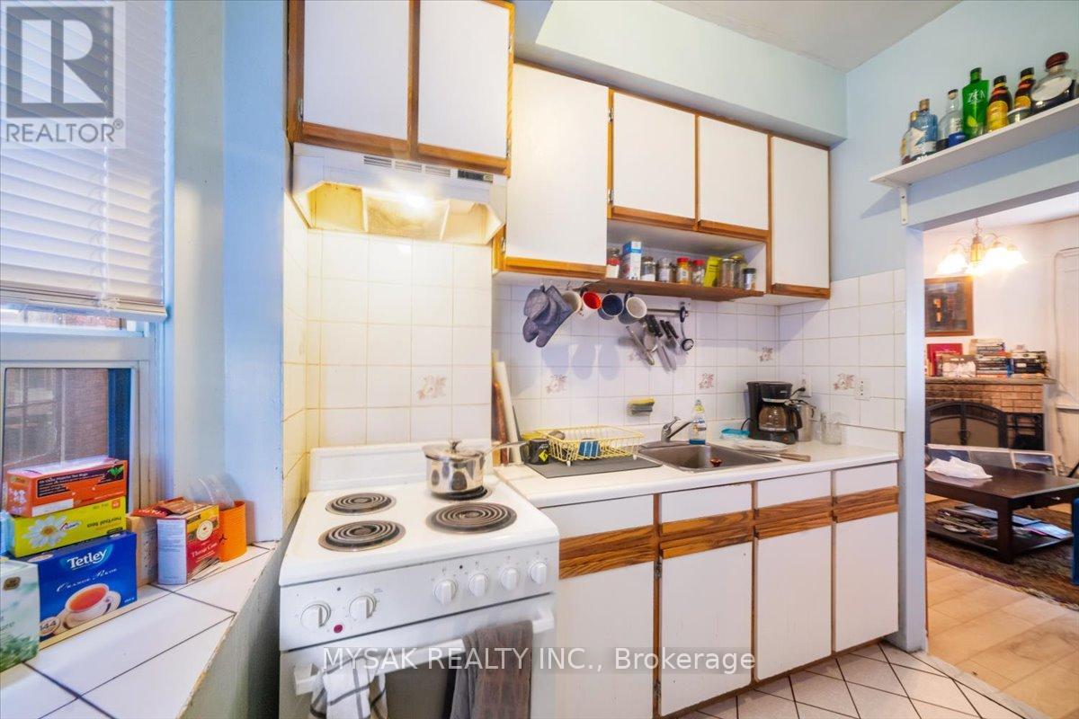 137 Annette Street, Toronto, Ontario  M6P 1N9 - Photo 25 - W12486184