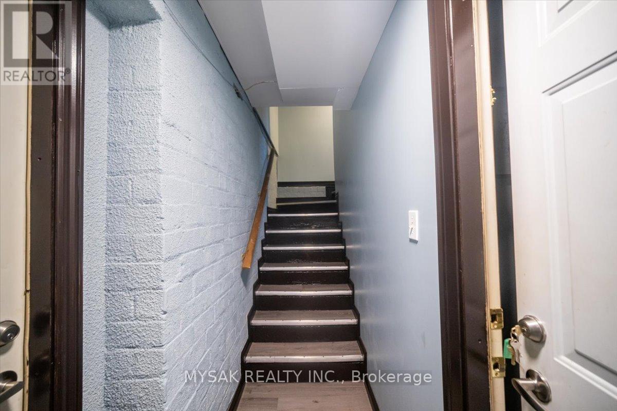 137 Annette Street, Toronto, Ontario  M6P 1N9 - Photo 32 - W12486184