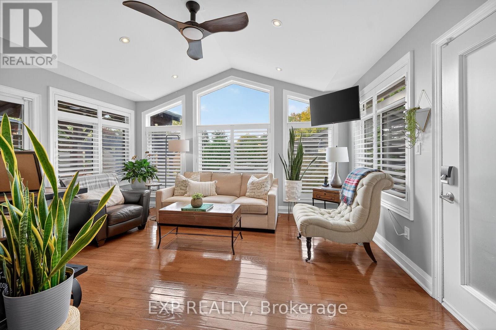 940 Hazel Street S, Burlington, Ontario  L7R 3X3 - Photo 17 - W12486185