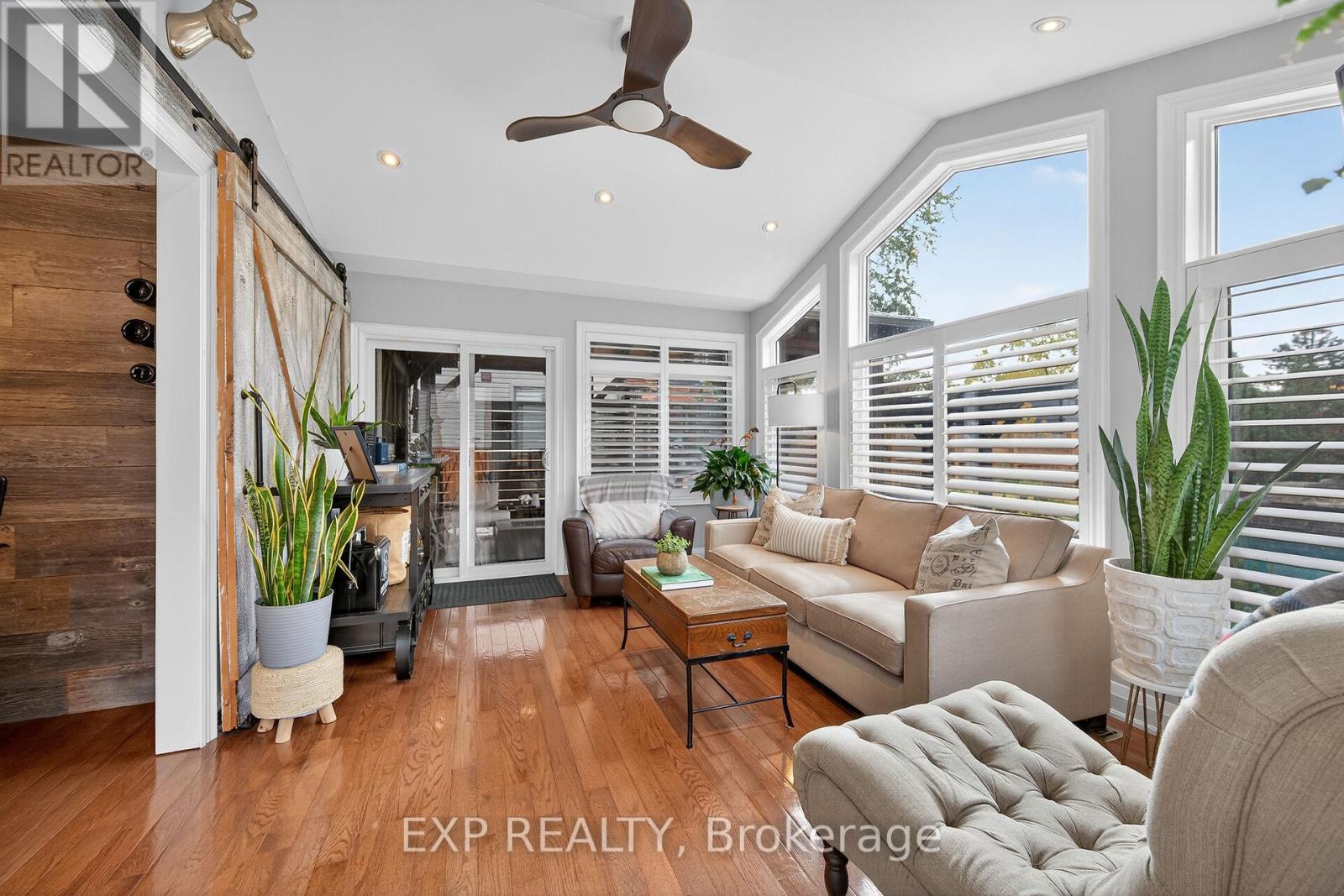 940 Hazel Street S, Burlington, Ontario  L7R 3X3 - Photo 18 - W12486185