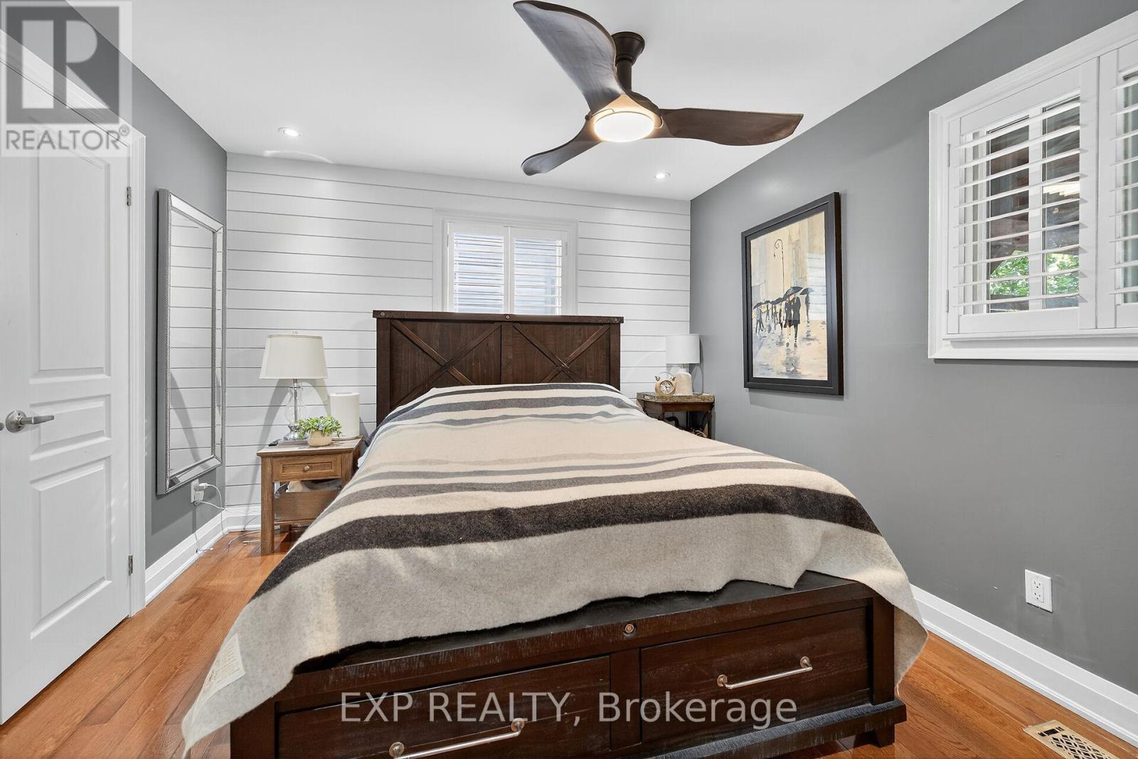 940 Hazel Street S, Burlington, Ontario  L7R 3X3 - Photo 20 - W12486185