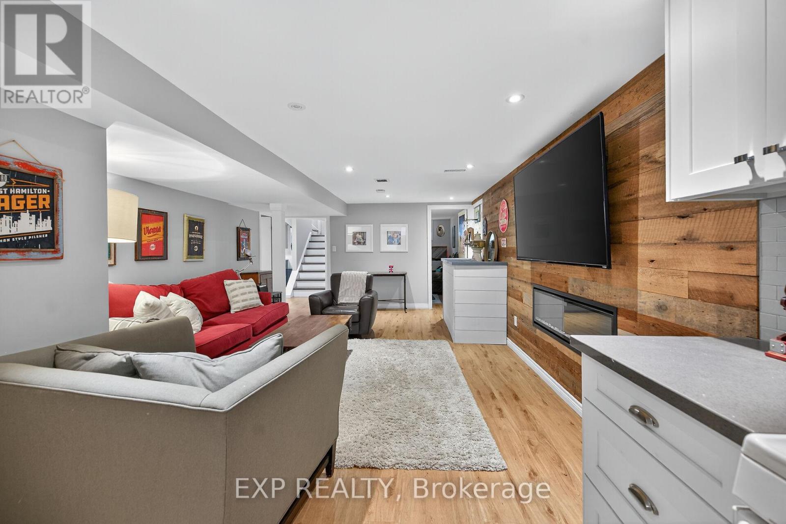 940 Hazel Street S, Burlington, Ontario  L7R 3X3 - Photo 29 - W12486185