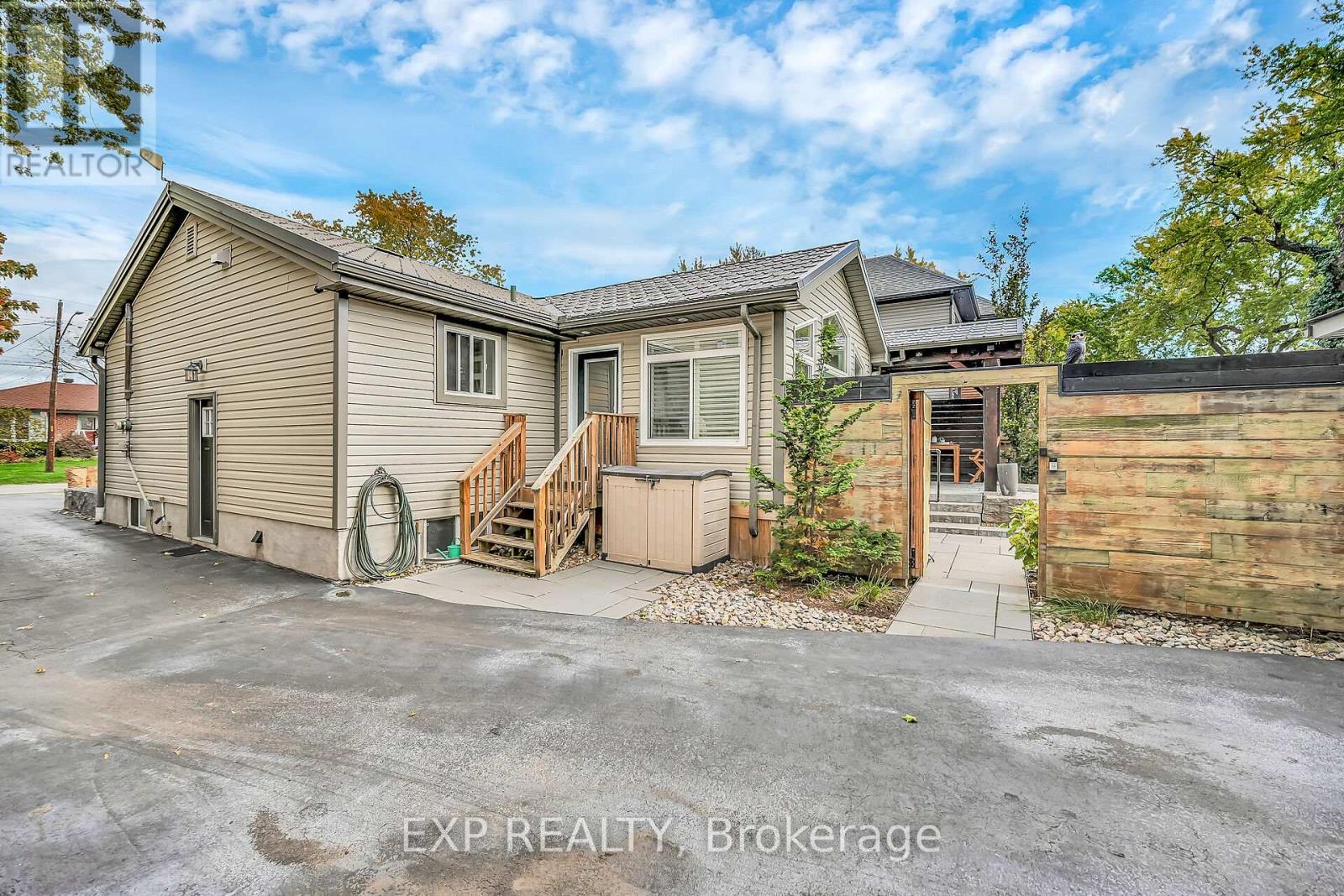 940 Hazel Street S, Burlington, Ontario  L7R 3X3 - Photo 41 - W12486185