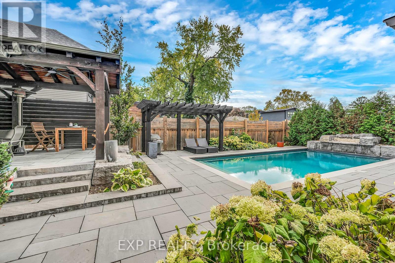 940 Hazel Street S, Burlington, Ontario  L7R 3X3 - Photo 42 - W12486185