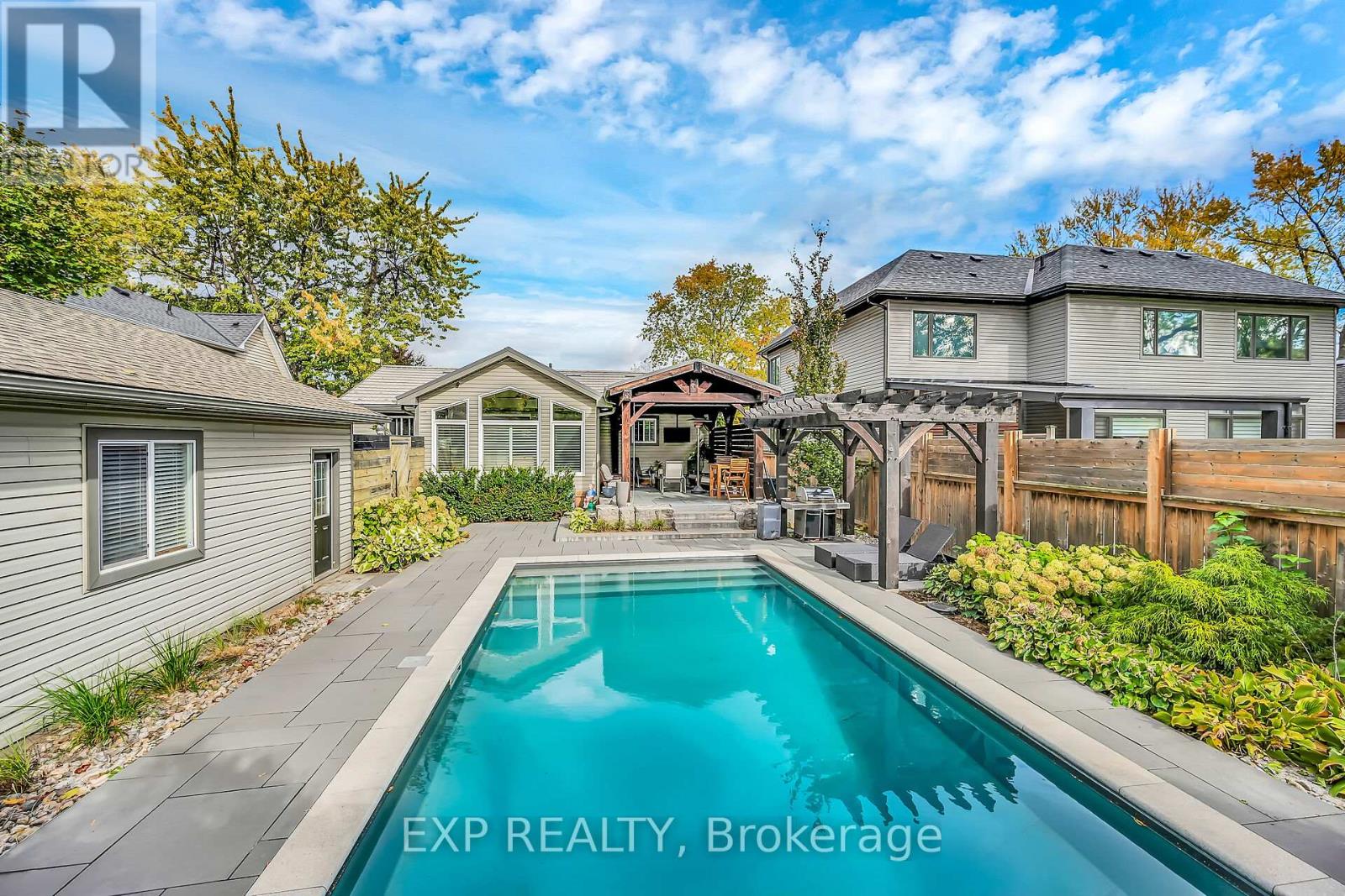 940 Hazel Street S, Burlington, Ontario  L7R 3X3 - Photo 46 - W12486185